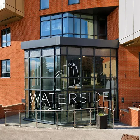 Centre - River Views - Sleeps 4 - Free Wifi * Leeds (West Yorkshire)